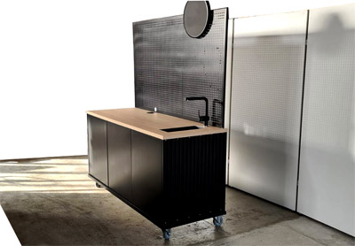 Eventbar Outdoortheke aus Aluminium mit Ansatztischen zerlegbar Werbeschilder Rckwand Lochblechtafel