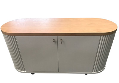 Loungeserie Elversberg Sitzbank mit integrierten Tischen und Theke abschliebar und mit Rollen